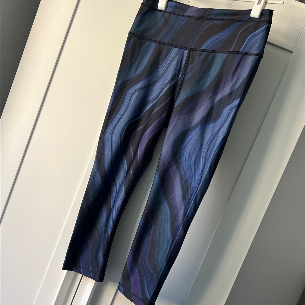 Athleta Blue and Purple Geode Patterned crop Leggings (MT  = medium tall)